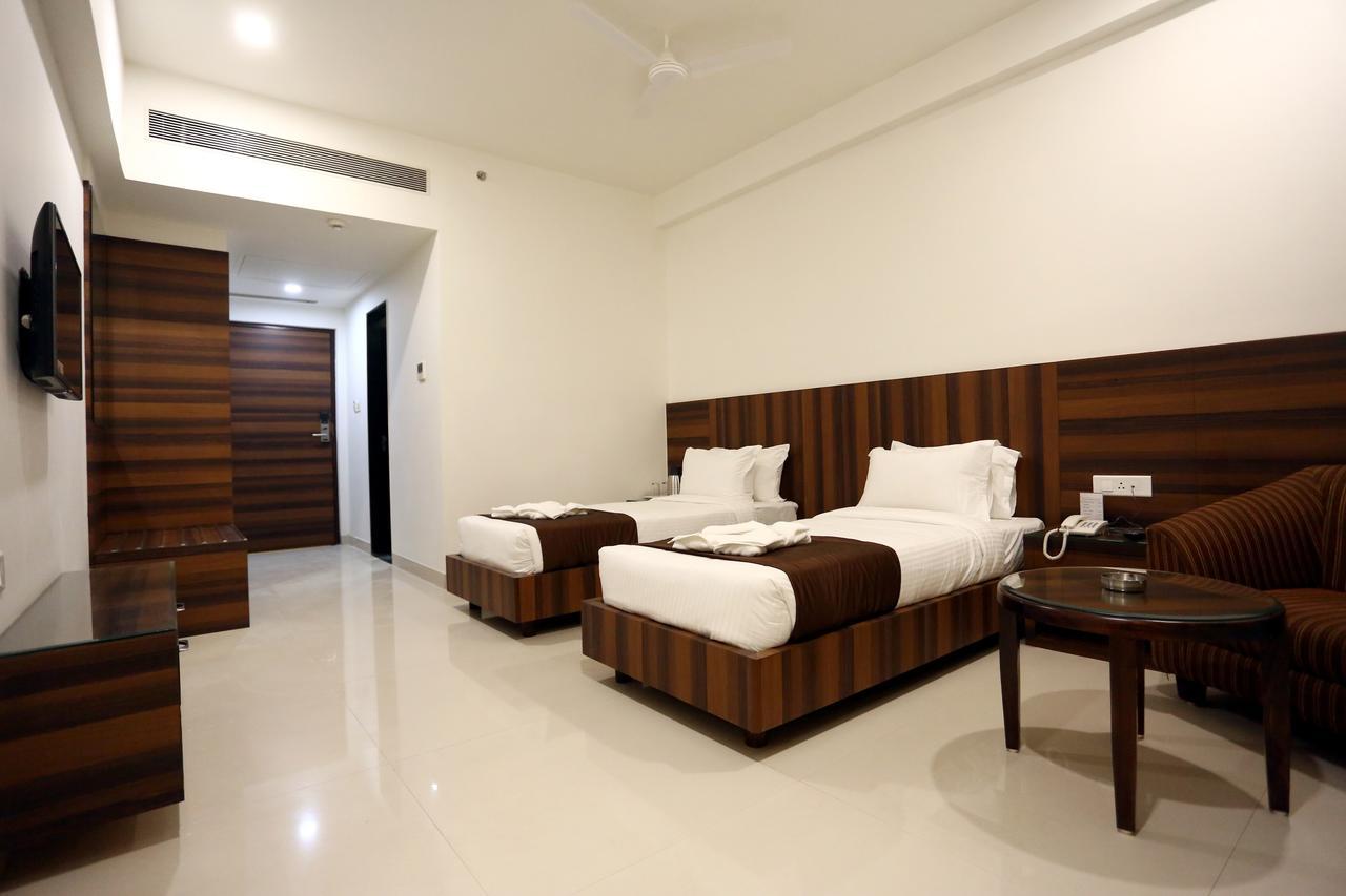 Solitaire Hotel Raipur  Luaran gambar