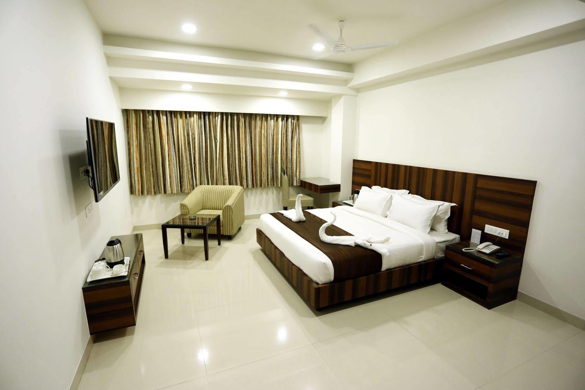 Solitaire Hotel Raipur  Luaran gambar