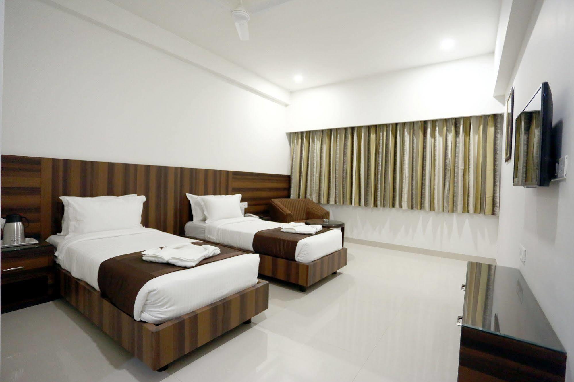 Solitaire Hotel Raipur  Luaran gambar