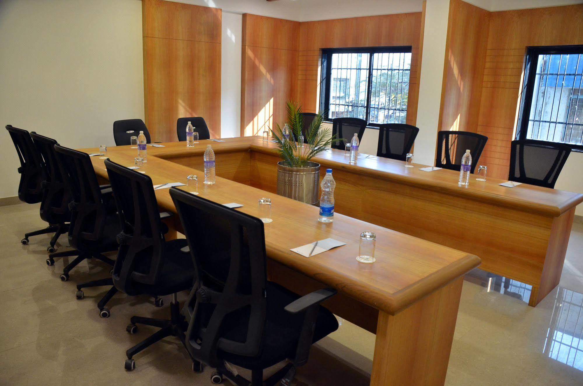 Solitaire Hotel Raipur  Luaran gambar