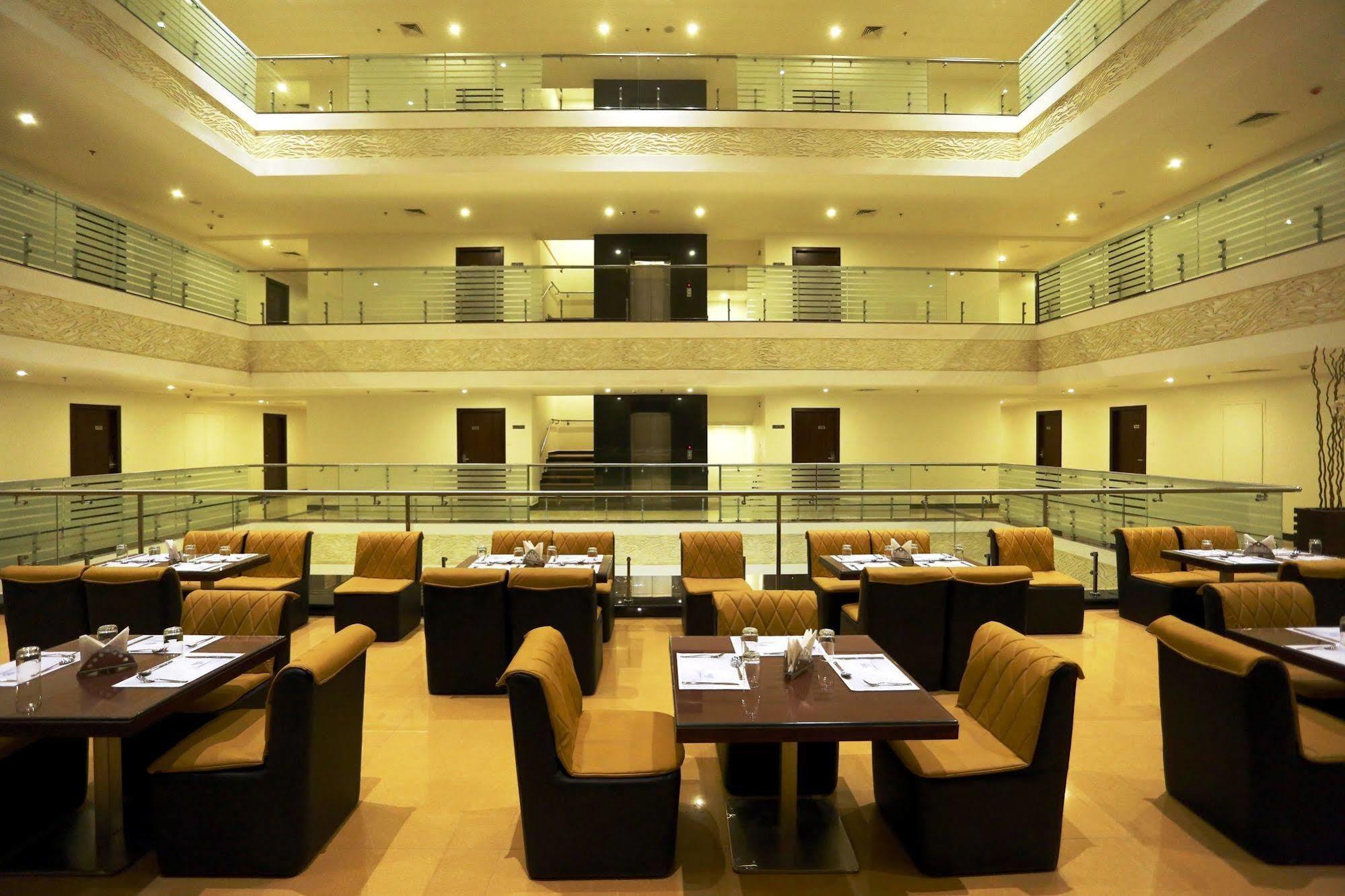 Solitaire Hotel Raipur  Luaran gambar